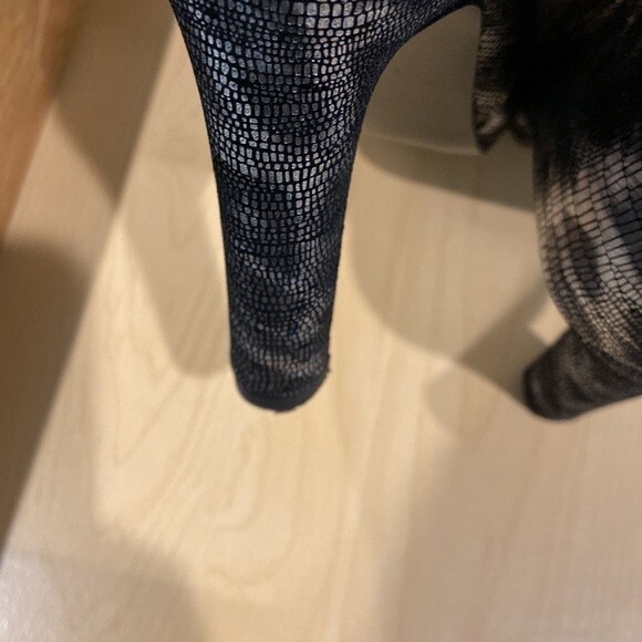 Black and Gray Cheetah Print Boots and Tote Set - Picture 6 of 10